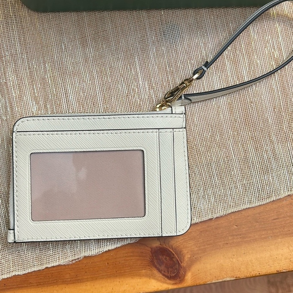Kate Spade Red and Cream Heart Wristlet brand new - Picture 7 of 8